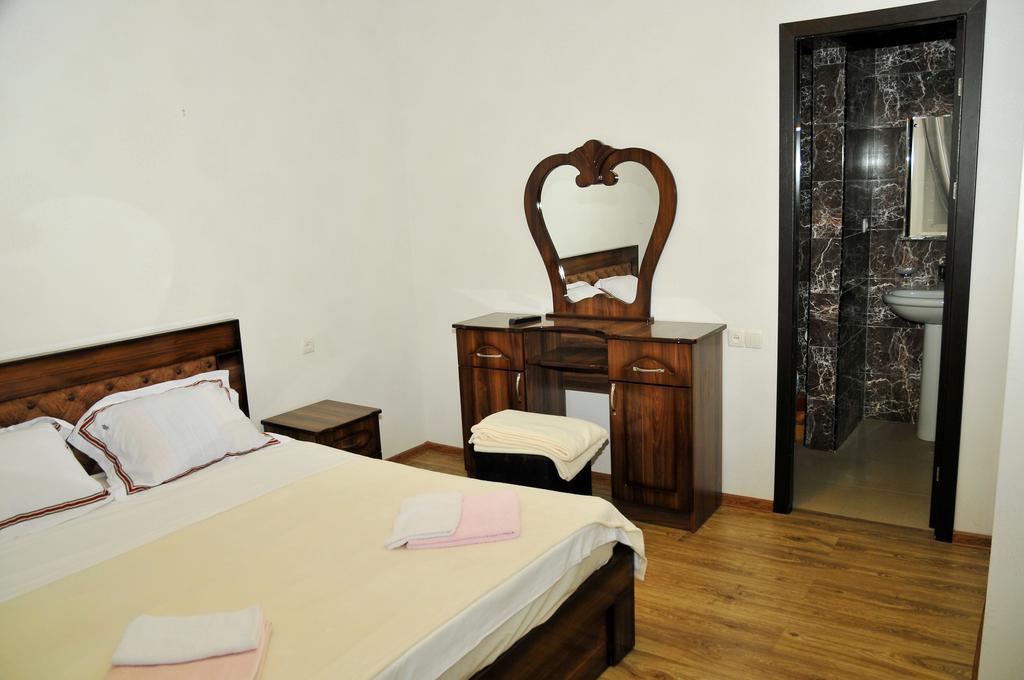 Alma-Ata Hotel Borzsomi Szoba fotó