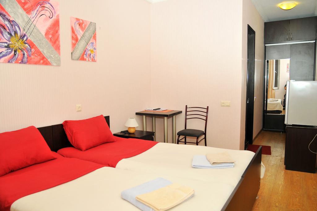 Alma-Ata Hotel Borzsomi Szoba fotó