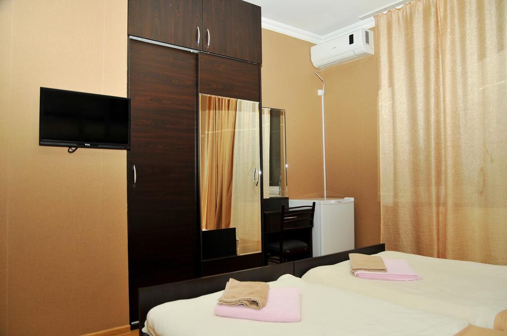 Alma-Ata Hotel Borzsomi Szoba fotó